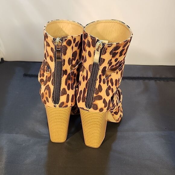 BRAND NEW NY&C BLOCK HEEL CUT-OUT POINTED-TOES BOOTIES G1 - Picture 4 of 15